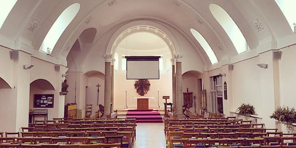 Choosing a Projection Screen for your Church