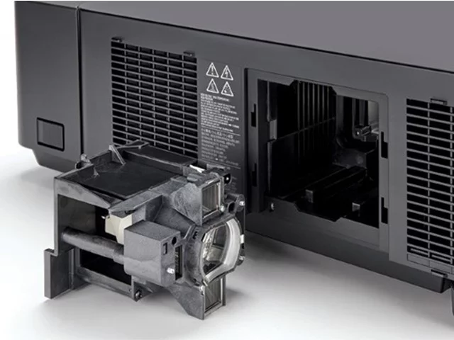 Christie LWU601i-D