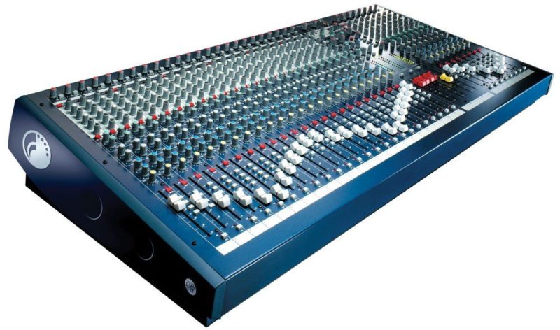 Soundcraft LX7ii - 32 channel